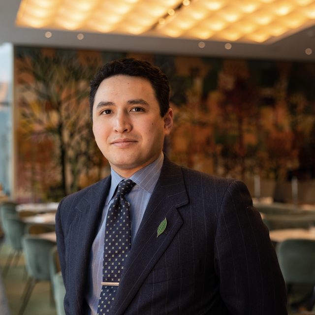 David Aynbinder, Restaurant Manager
